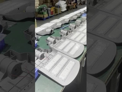 Yüksek Parlaklık Yüksek Işık Verimliliği LED Sokak Işığı IP65 Alüminyum Rengi