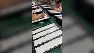 İzle: Alüminyum Yapılı LED Işıklar - Dış Mekan Vitrinine Dayanacak Şekilde Üretildi